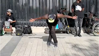Bronze entry, black brother's mechanical dance behind the dizzy