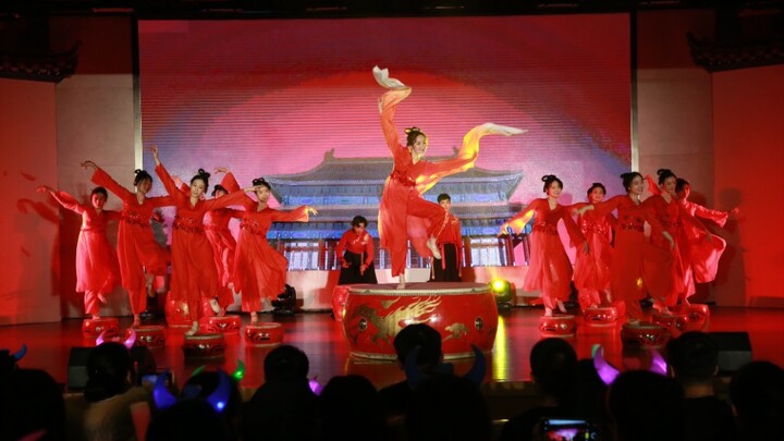 Pernahkah Anda melihat menari di atas drum? "Dua Belas Jam Chang'an" - Tarian "Qing Ping Le".