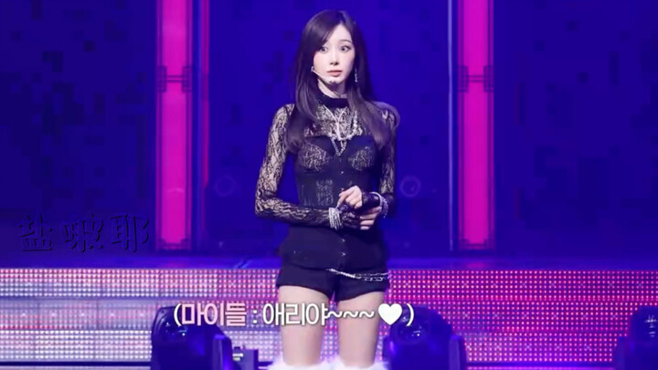 I, Ji, feel like I could forget for a few seconds that I’m an idol and still on stage.