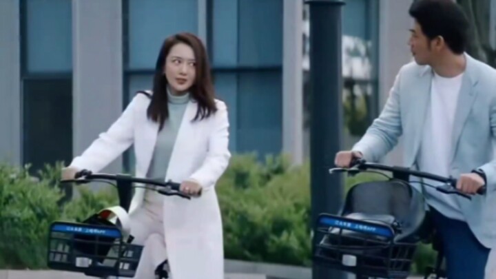 Young Guy Yells at Mayor for Being a “Blockhead” Over Traffic Jam—Only to Realize the Pedestrian Is 