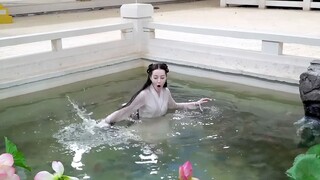 【迪丽热巴】花絮也很好看系列-凤九花絮-被阻碍的吻戏&美人鱼&拔尾毛