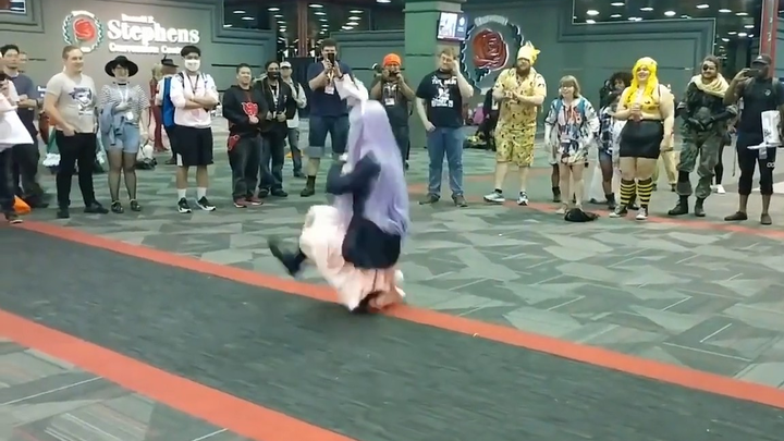 Lingxian, who learned a new dance in Russia