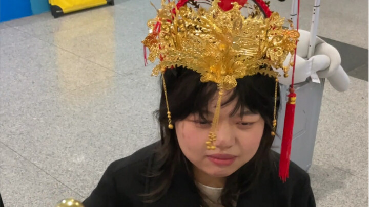 Brother Hou’s back! (Hurry up and set your bestie up—so hilarious!)