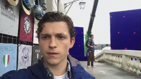 Rekaman lengkap aksi air Tom Holland