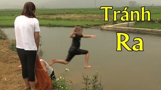 Trò Đùa Ngày Cá Tháng Tư Với Cách Dạy Bơi Độc Đáo Của Mao Đại Ca - Không Được Thử Dưới Mọi Hình Thức