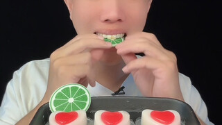 ใครขโมยจานรวมขนมอร่อยของอุลตร้าแมนไปกิน