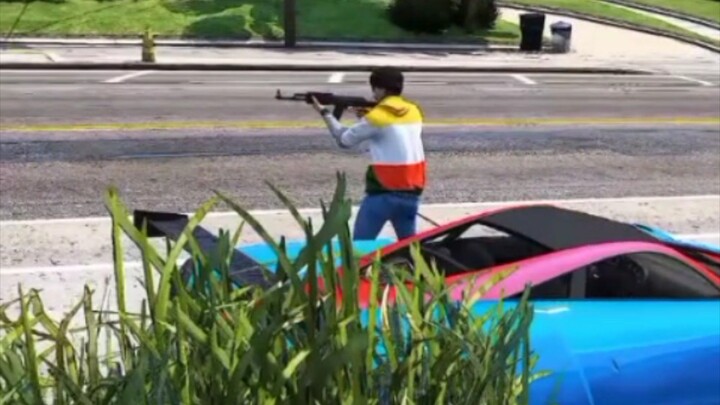 伪装成假草丛，坑惨GTA5玩家！🤣💀 Fake Grass Trolling Prank