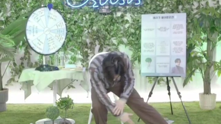 [EXO/Kim Junmyeon] Saksikan grup ini menari tarian EXO secara acak selama satu menit. Ketika mereka 