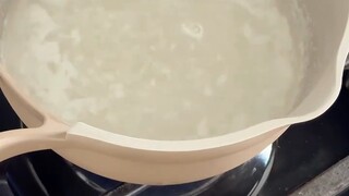 Tôi xuất hiện cùng người hẹn hò trực tuyến và người đó hóa ra là anh trai tôi. Tôi trốn sau cánh cửa