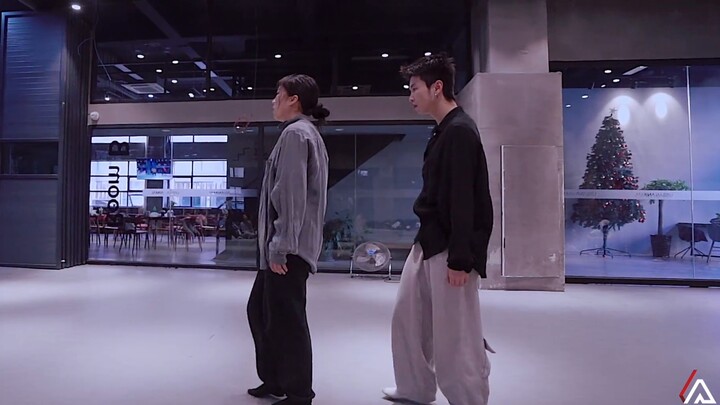 เจ-ซัง & โมโม ท่าเต้น "Lovely"