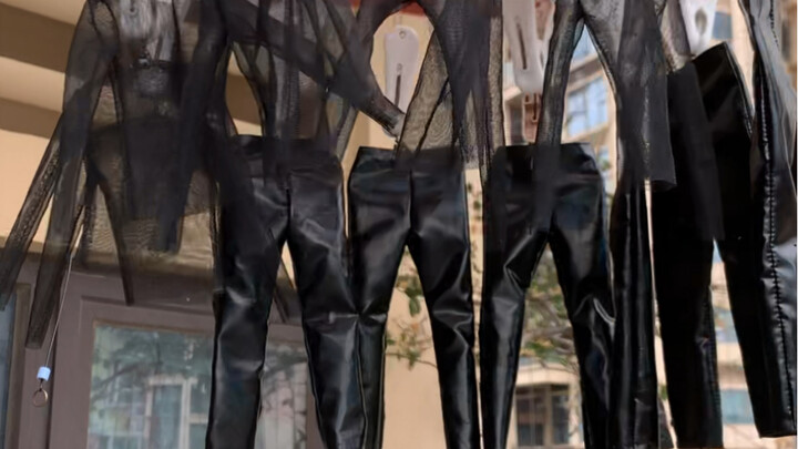 Nhà có quá nhiều người, một cái ban công cũng phơi không hết.