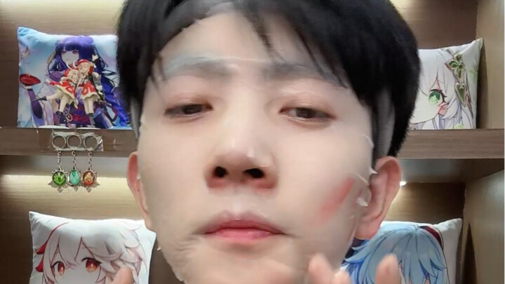 注意看这个男人叫小帅，藏的私房钱都被发现！