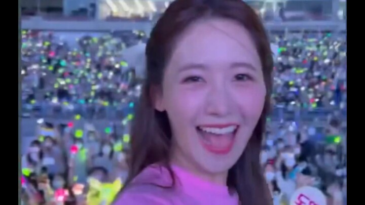 Girls' Generation Stage Mishap