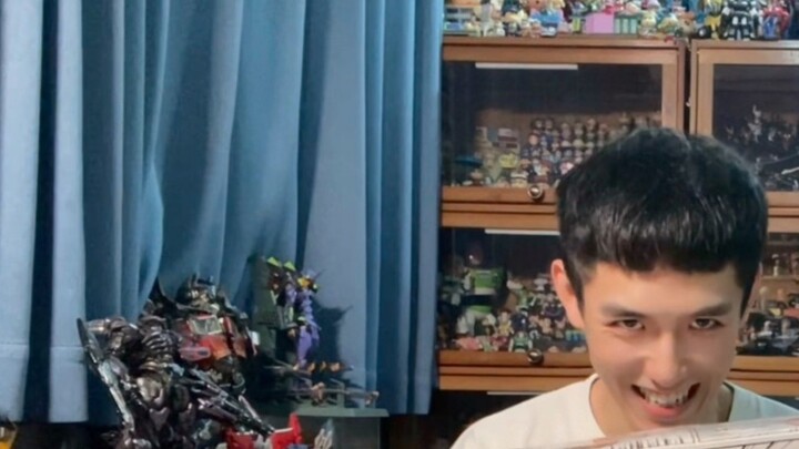 Ini adalah video unboxing yang sangat serius!