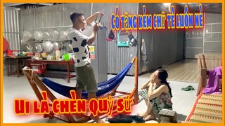 Phản Ứng Của Ngọc Khi Thấy Cảnh Tặng Cái Này Cho Mình