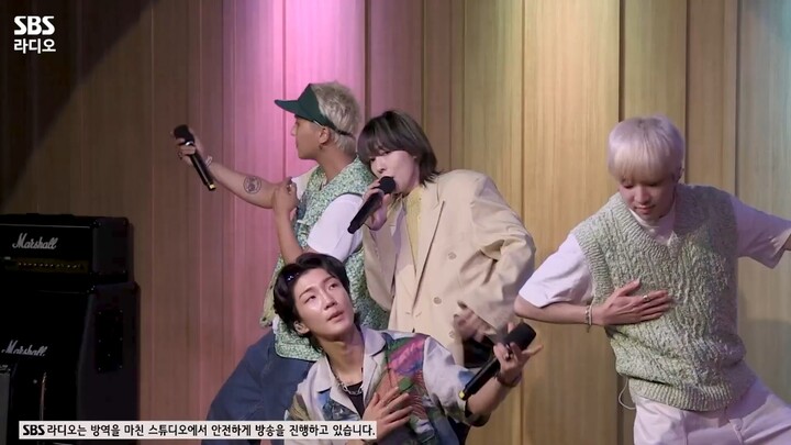 Mic cầm tay siêu ổn định!!! Bài hát comeback của WINNER I LOVE U radio live dance mới nhất 0725 SBS