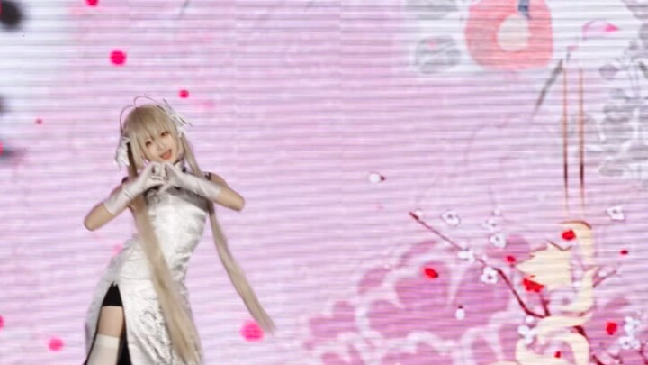 Cuối cùng cũng được cosplay cùng Qiongmei trong Bản tình ca Đào Viên