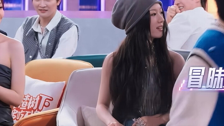 Shan Yichun and Xue Zhiqian both grabbed the same stool—and went all in again.