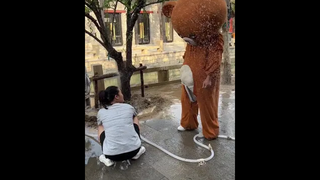 ที่ขาใหญ่ ก็เพราะว่าต้องแบกรับอะไรหลายอย่าง