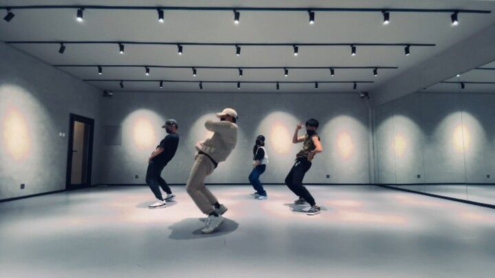 [Yao Chen] So talented! The fastest cover dance of (G)I-DLE’s “TOMBOY” on the entire internet.