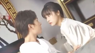 Aku tak sengaja mencium CEO dingin dan jadi pembantunya, tapi dia jatuh cinta