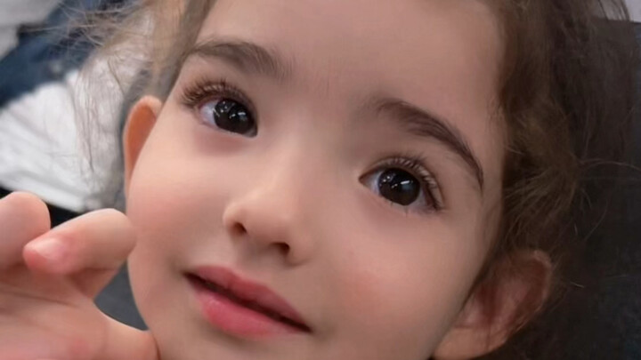 When my daughter ends up with an “English‑looking” face and only knows how to say “OK” #TrickingYouI