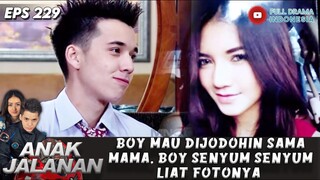 BOY MAU DIJODOHIN SAMA MAMA, BOY SENYUM SENYUM LIAT FOTONYA - ANAK JALANAN