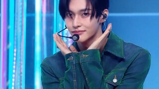 RIIZE最新回归曲Boom Boom Bass首打歌舞台