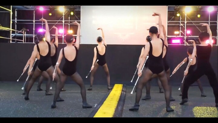 Nữ sinh trung học Nhật Bản: Tất dài đen, hở lưng, gậy thể dục | Chân váy ngắn | Nữ sinh | Cô gái trà