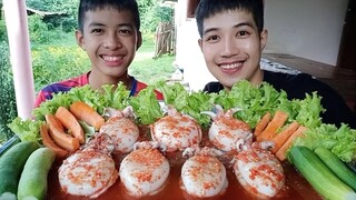 หมึกกระดองราดนํ้าจิ้มซีฟู้ด สุดเผ็ดสุดแซ่บ...