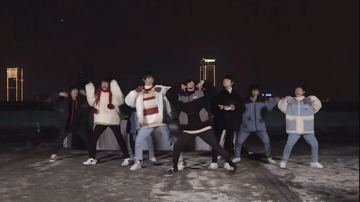 【TF รุ่นสาม】รุ่นสามเต้นรำใหญ่ริมแม่น้ำ【มี】