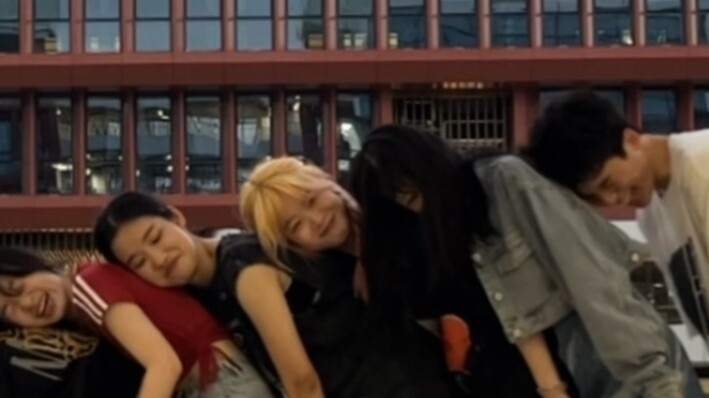 What? Eunjung is also going to perform a skit