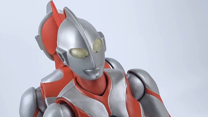 [Bouya] Hộp mù Yongzhi hay bình rượu cũ mới? So sánh phiên bản BS cũ và mới Bandai SHF Ultraman thế 