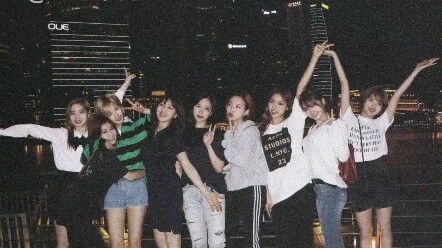 “她们走完了女孩的一生”