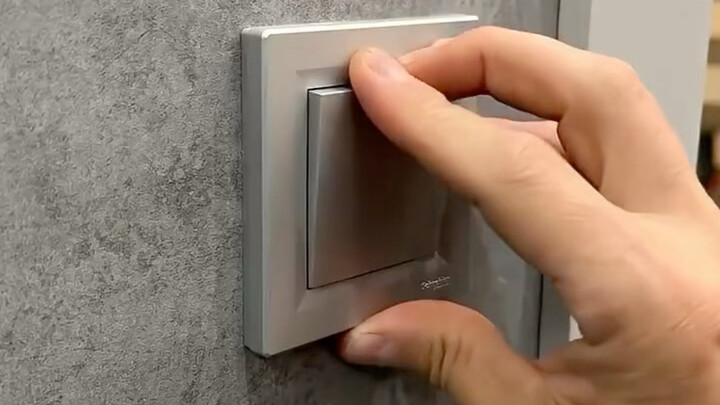 Built-in toilet flush switch