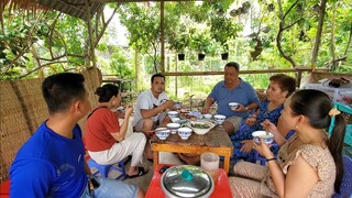 Khổ Qua Rừng Hôm Nay Trái Nhiều và Có Anh Chị 8 Về Chơi | Út Đạt | # 418