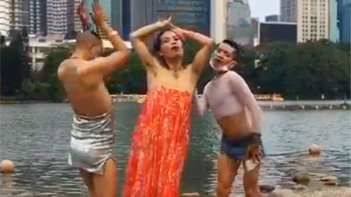 【Tanpa perbandingan, tak ada rasa sakit】Dua ekor ayam hutan berani mengadu tari denganku?!