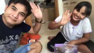 ปอกกุ้งเตรียมทำกุ้งแช่น้ำปลากัน บรรยากาศยามเย็น นุ่น แม่บ้านพี่ตั๊กแตน