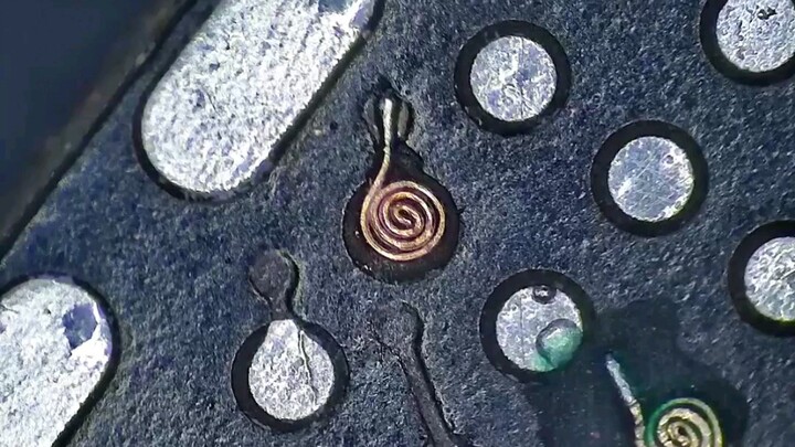 มนต์เสน่ห์แห่งรักหมุนวน: บัดกรีพื้นผิว BGA บนโทรศัพท์มือถือที่หลุดหาย วิธีทำพื้นผิวบัดกรีด้วยมือแบบม