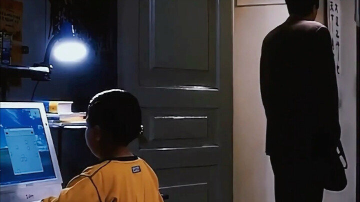 بعد سماع هذه المحادثة، أعتقد أن قدرة الأب والابن على الحديث هكذا دليل على نجاح تربية هذا الطفل بشكل 