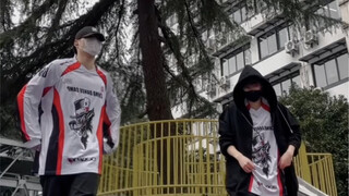 在公园里洗了个澡