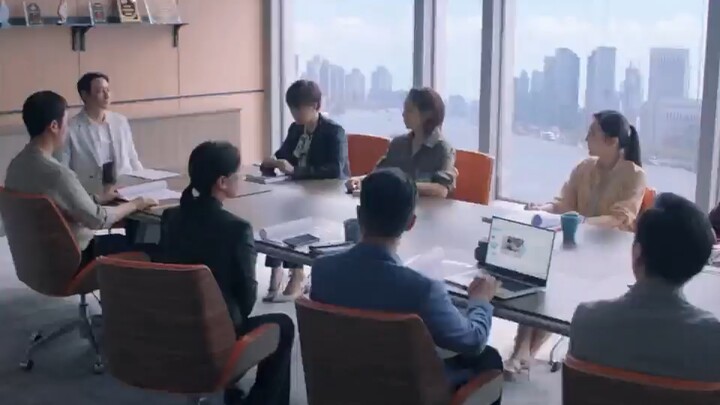 Ibu adalah orang yang paling lelah, harus bekerja sekaligus mengurus anak dan rumah tangga.