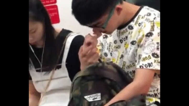 (#16) Are today’s young people really this open-minded?? Hilarious GIFs & animated clips