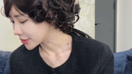 Ketika Ibumu Punya Sahabat Kaya Raya