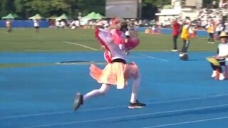 Jia Xintang won the 200m at the sports meet in cosplay costume