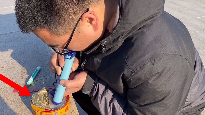 LifeStraw can filter 99% of the water. Can it filter out the bad smell when drinking canned herring 