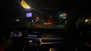 在一回首间，才忽然发现，原来，我一生的种种努力，不过只为了周遭的人对我满意而已。为了博得他人的称许与微笑，我战战兢兢地将自己套入所有的模式、所有的桎梏。走到途中，才忽然发现，我只剩下一副模糊的面目，