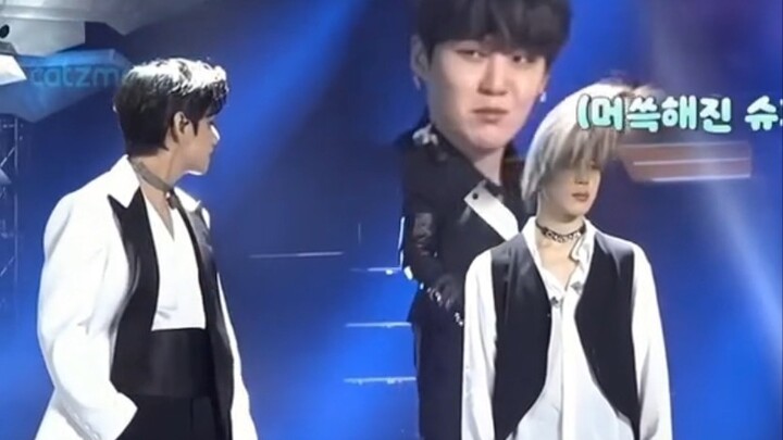 【BTS】Min Yoon-gi lơ đãng trên sân khấu, may mà em trai kịp nhắc nhở — phản ứng của anh cả lúc tỉnh r