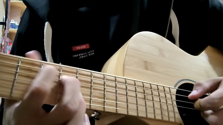 Masih memainkan gitar akustik tradisional pada usia berapa pun