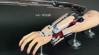 Cyberpunk 2077 Mantis Knife sản xuất hoàn thành trưng bày